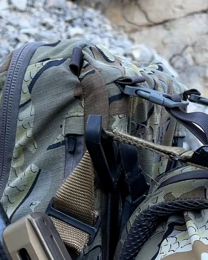 KUIU Sling Hook | Black